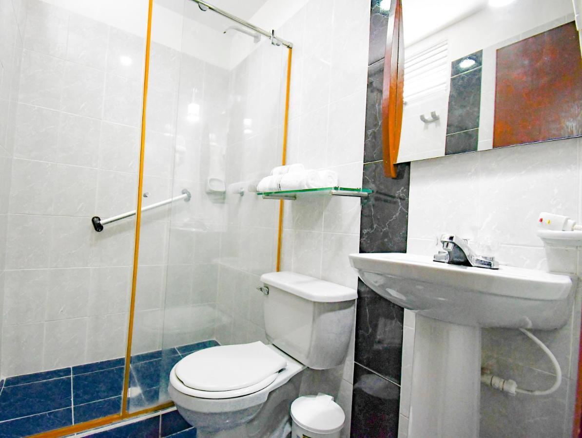 Hotel Monarca Armenia ภายนอก รูปภาพ