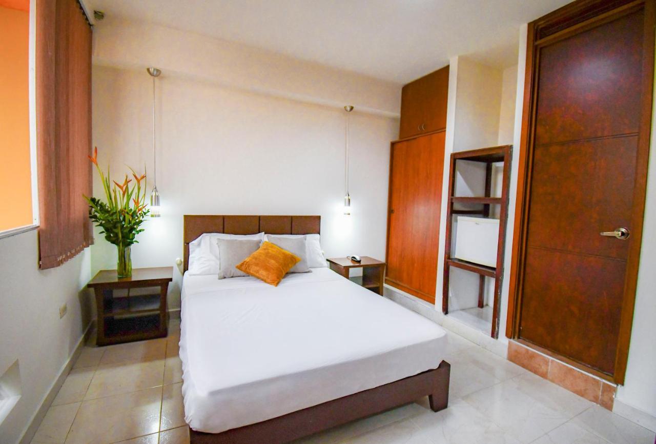 Hotel Monarca Armenia ภายนอก รูปภาพ