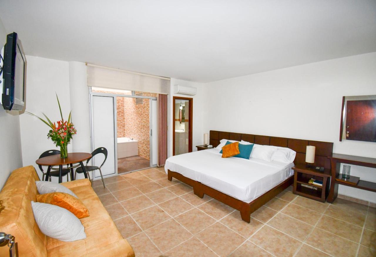 Hotel Monarca Armenia ภายนอก รูปภาพ