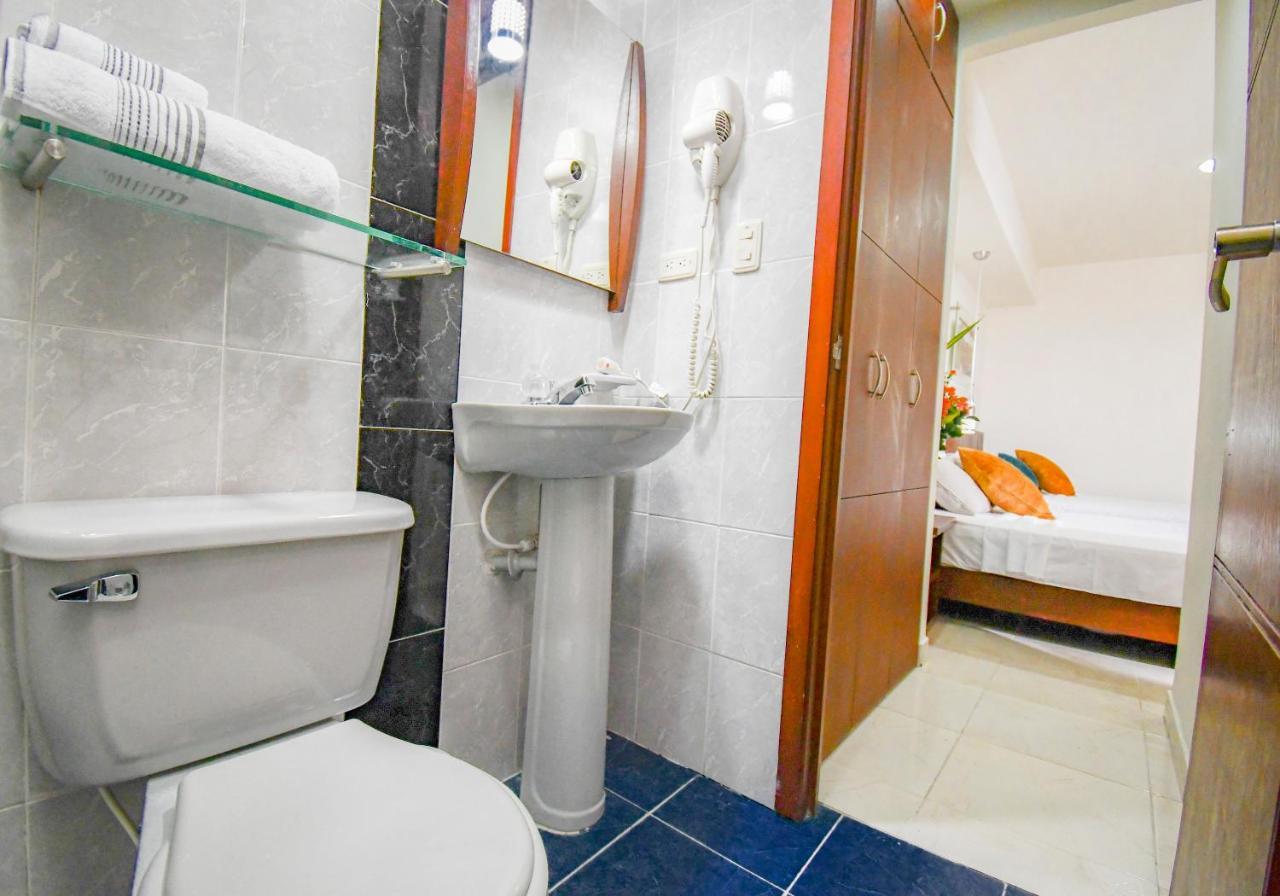 Hotel Monarca Armenia ภายนอก รูปภาพ