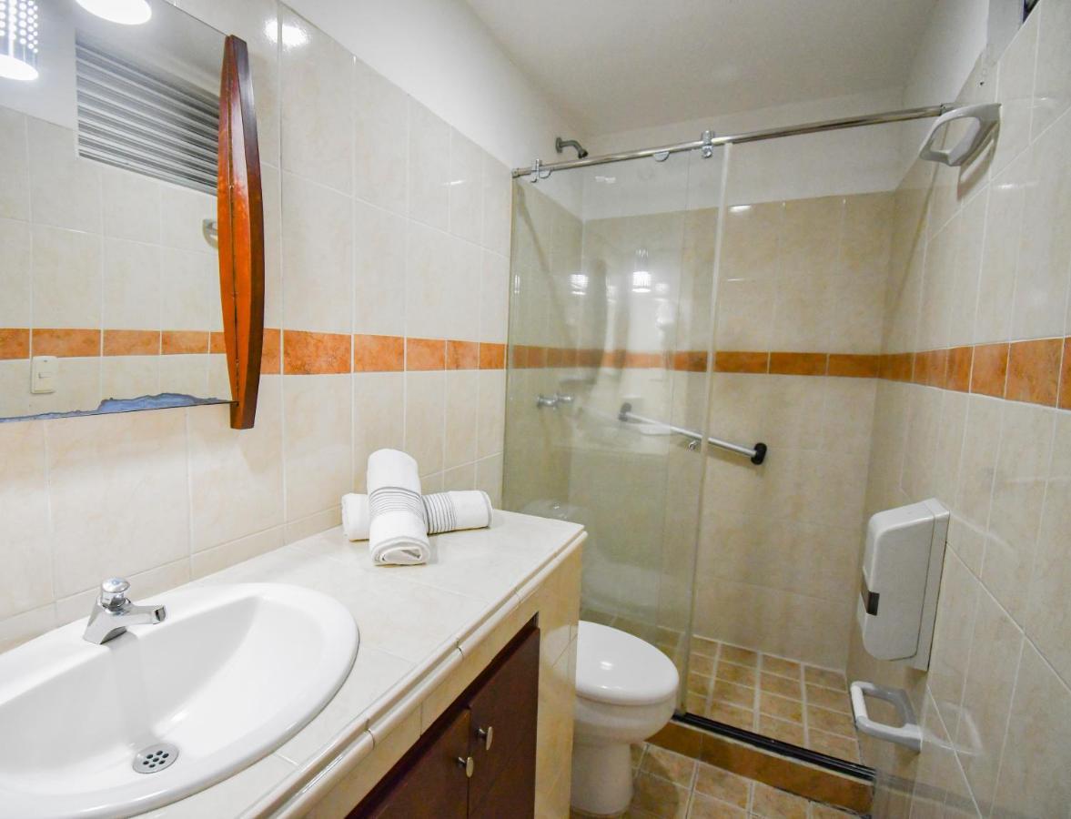 Hotel Monarca Armenia ภายนอก รูปภาพ
