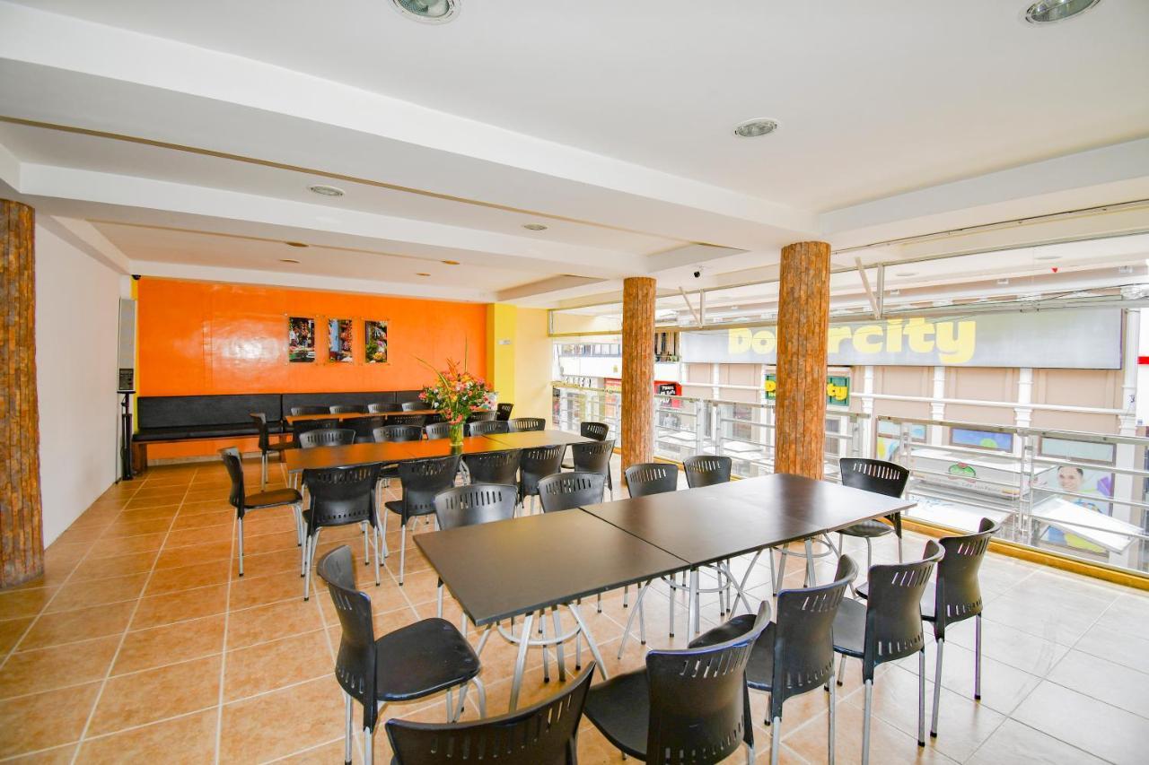 Hotel Monarca Armenia ภายนอก รูปภาพ