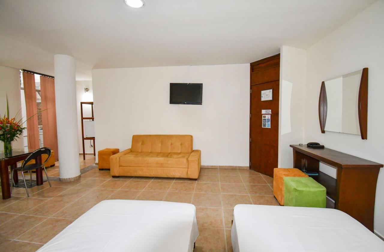 Hotel Monarca Armenia ภายนอก รูปภาพ