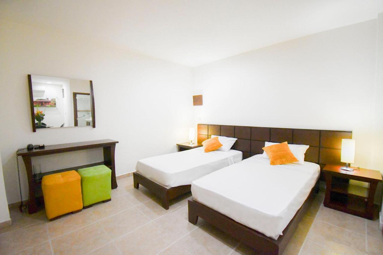 Hotel Monarca Armenia ภายนอก รูปภาพ
