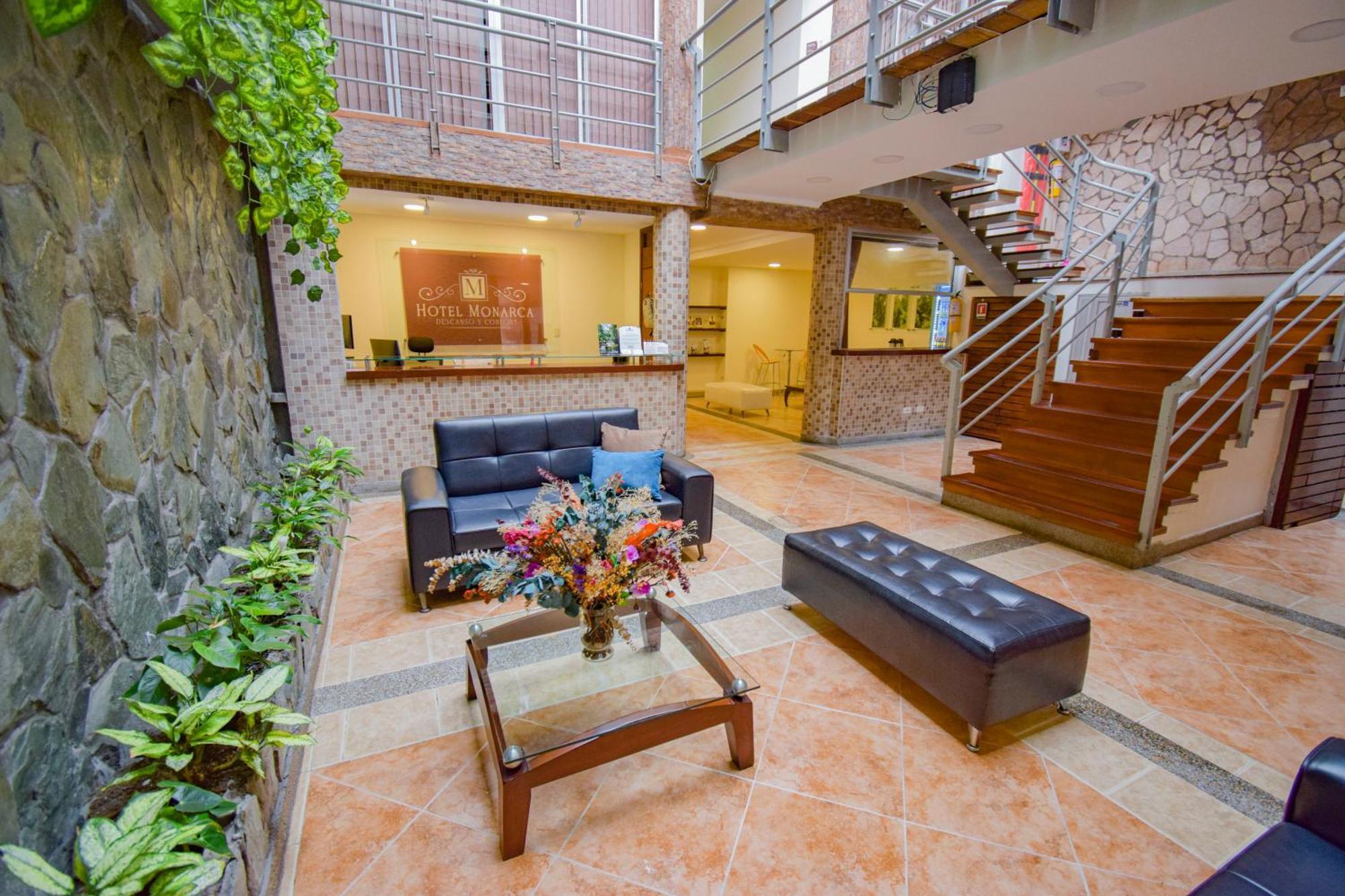 Hotel Monarca Armenia ภายนอก รูปภาพ
