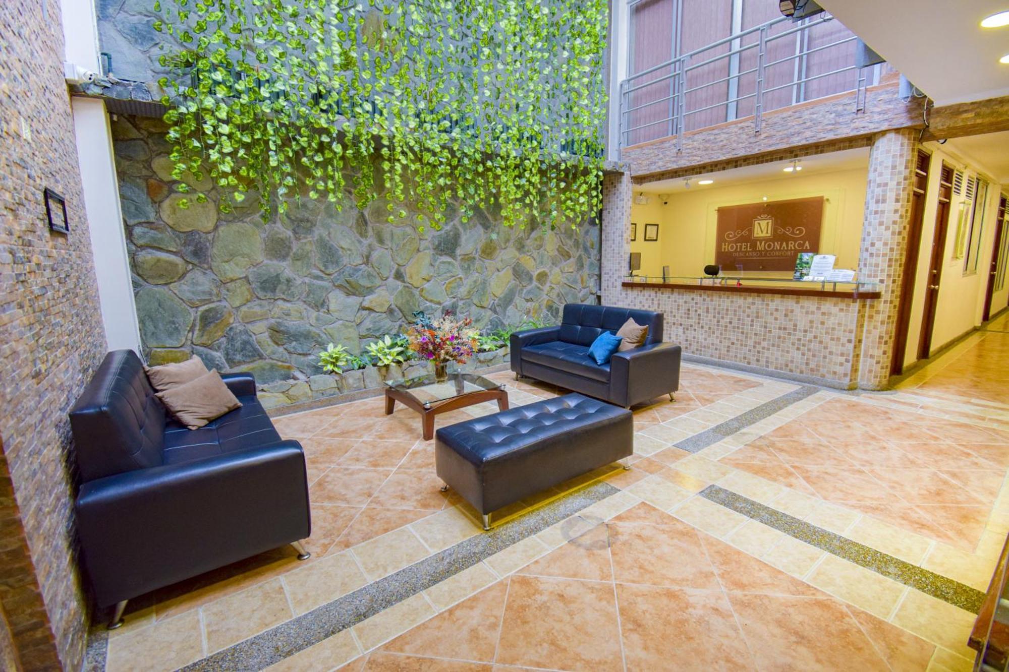 Hotel Monarca Armenia ภายนอก รูปภาพ