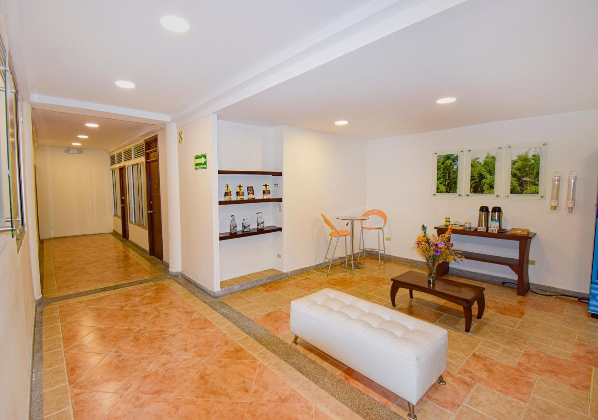 Hotel Monarca Armenia ภายนอก รูปภาพ