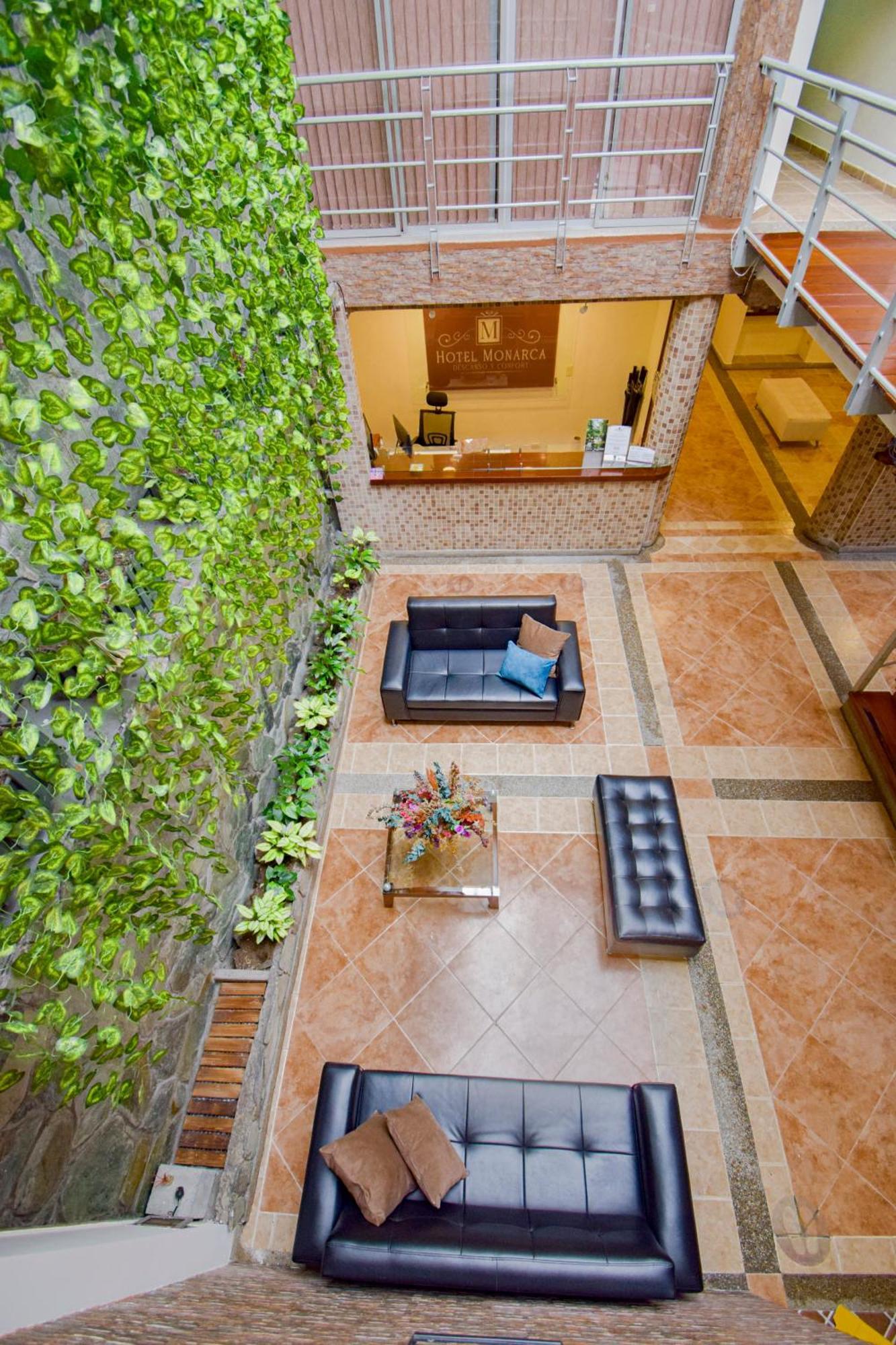 Hotel Monarca Armenia ภายนอก รูปภาพ
